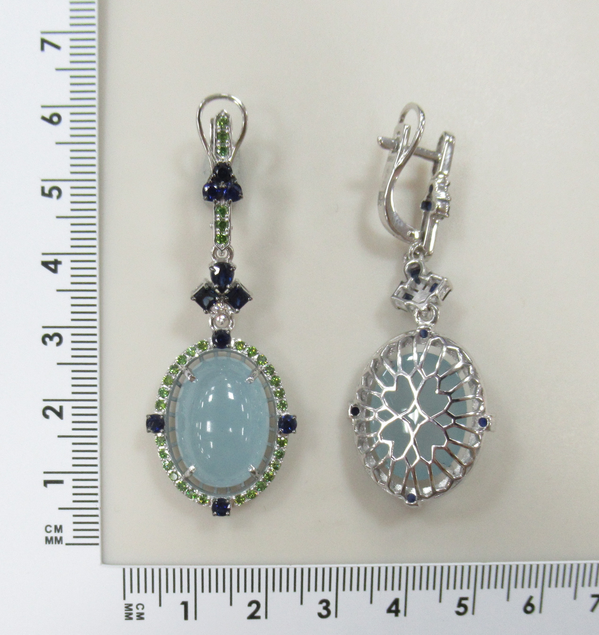 Серьги из белого золота с аквамаринами